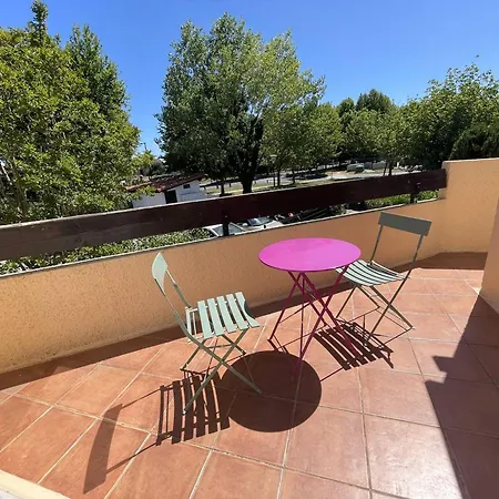 شقة Proche Avec Terrasse Et Piscine A Saint-cyprien - Fr-1-106-64