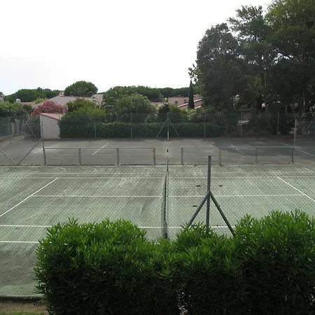 Proche Avec Terrasse Et Piscine à Saint-cyprien - Fr-1-106-64