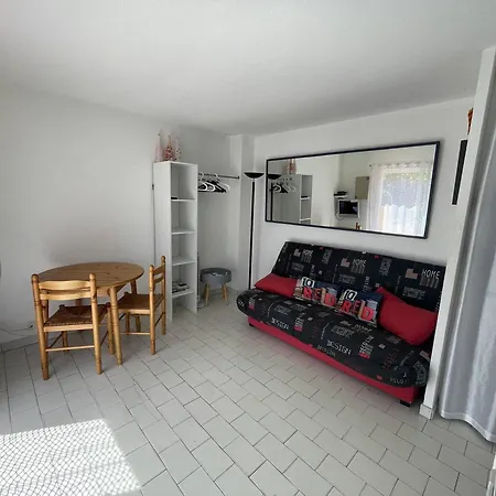 Proche Avec Terrasse Et Piscine à Saint-cyprien - Fr-1-106-64