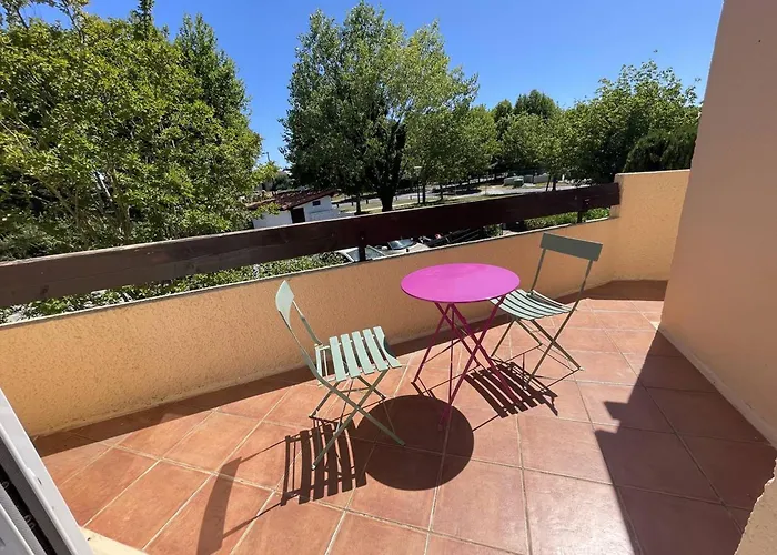 Appartement Proche Avec Terrasse Et Piscine à Saint-cyprien - Fr-1-106-64