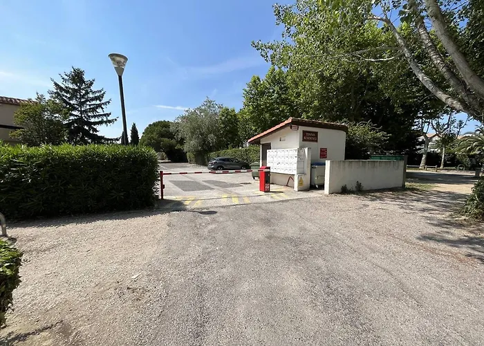 Appartement Proche Avec Terrasse Et Piscine à Saint-cyprien - Fr-1-106-64 Saint-Cyprien (Pyrenees-Orientales)