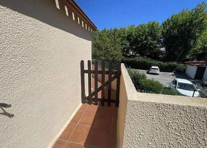 Proche Avec Terrasse Et Piscine à Saint-cyprien - Fr-1-106-64 *