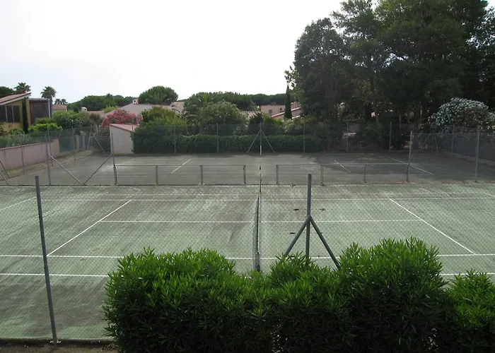 Proche Avec Terrasse Et Piscine à Saint-cyprien - Fr-1-106-64