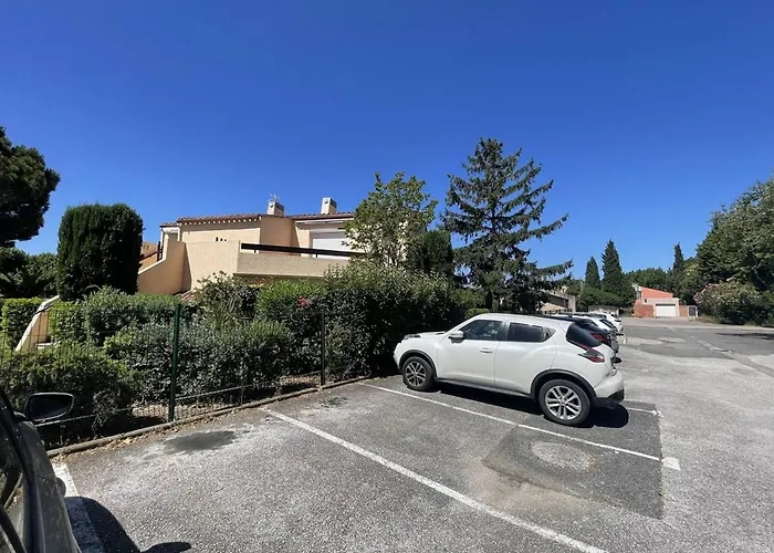 Appartement Proche Avec Terrasse Et Piscine à Saint-cyprien - Fr-1-106-64